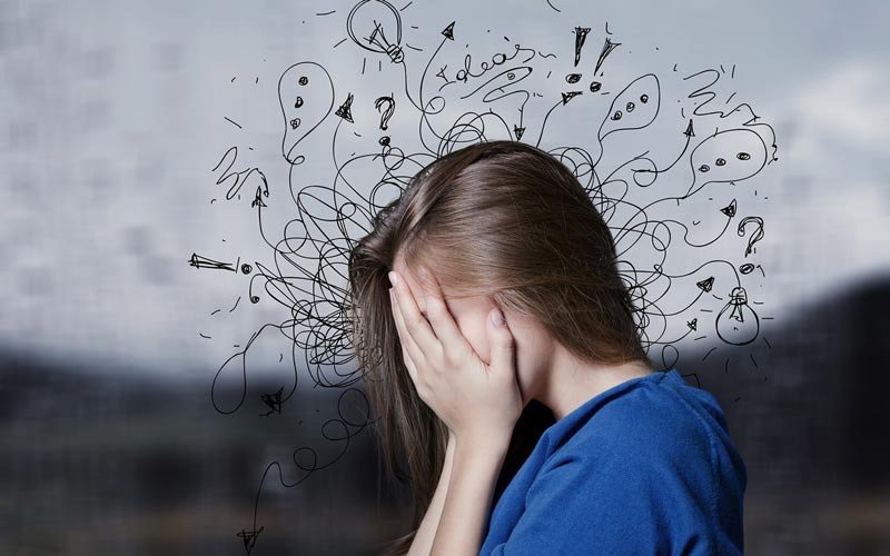 Người đi làm lo lắng